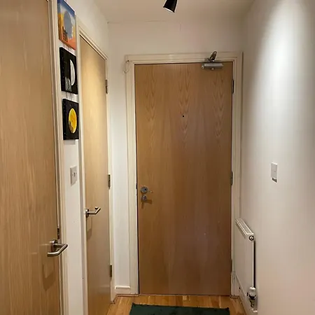 Two Bed Fully Furnished Appartamento
