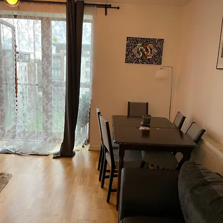 Lägenhet Two Bed Fully Furnished